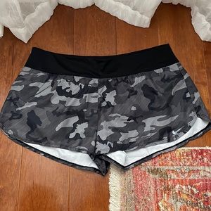 Nike black/gray camp running shorts size large